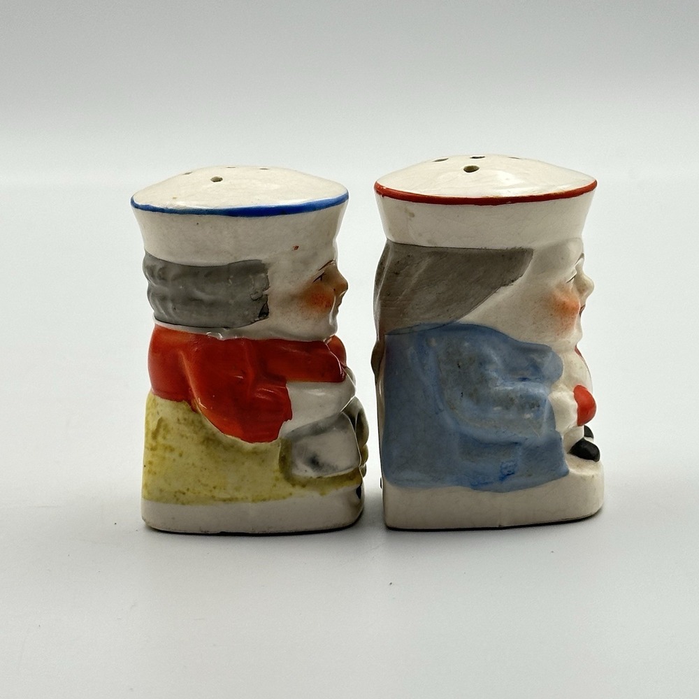 Salt and Pepper Shakers Pair Vintage Toby Style  - Made In Japan - Picture 4 of 7